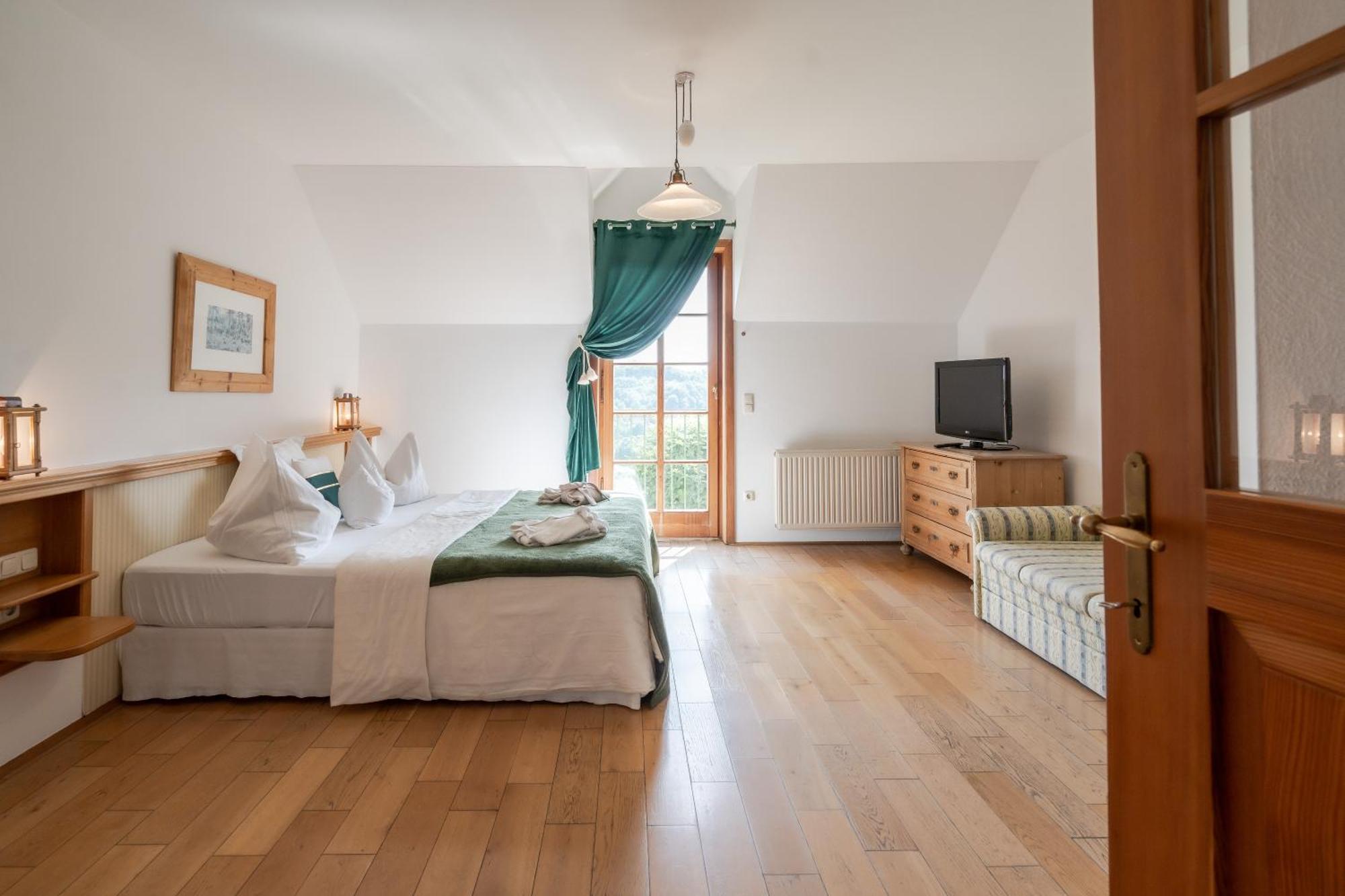 Hotel Roemerstein Fürstenfeld 外观 照片