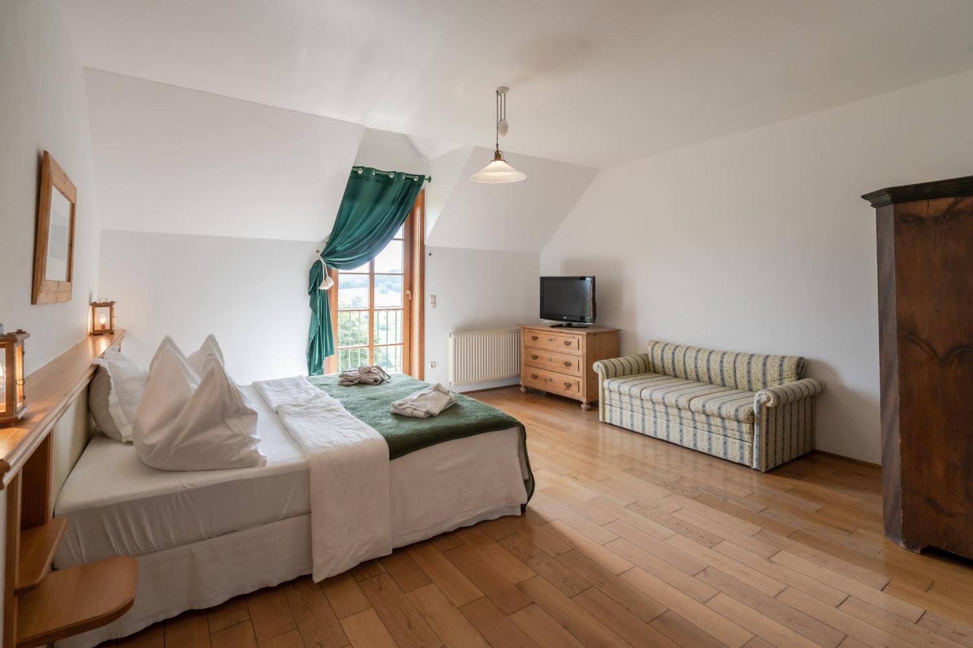 Hotel Roemerstein Fürstenfeld 外观 照片