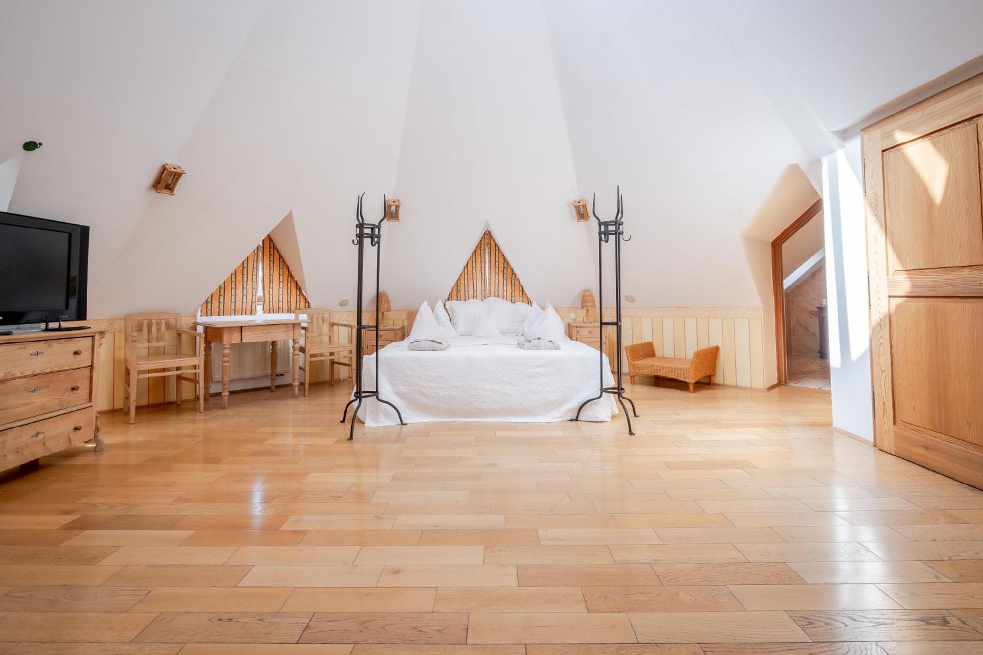 Hotel Roemerstein Fürstenfeld 外观 照片